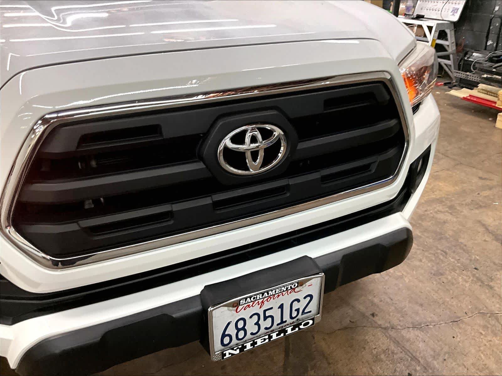 Used 2017 Toyota Tacoma SR5 w/ Tow Package RWD image 37