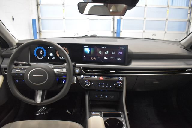 Used 2025 Hyundai Sonata SEL FWD image 5