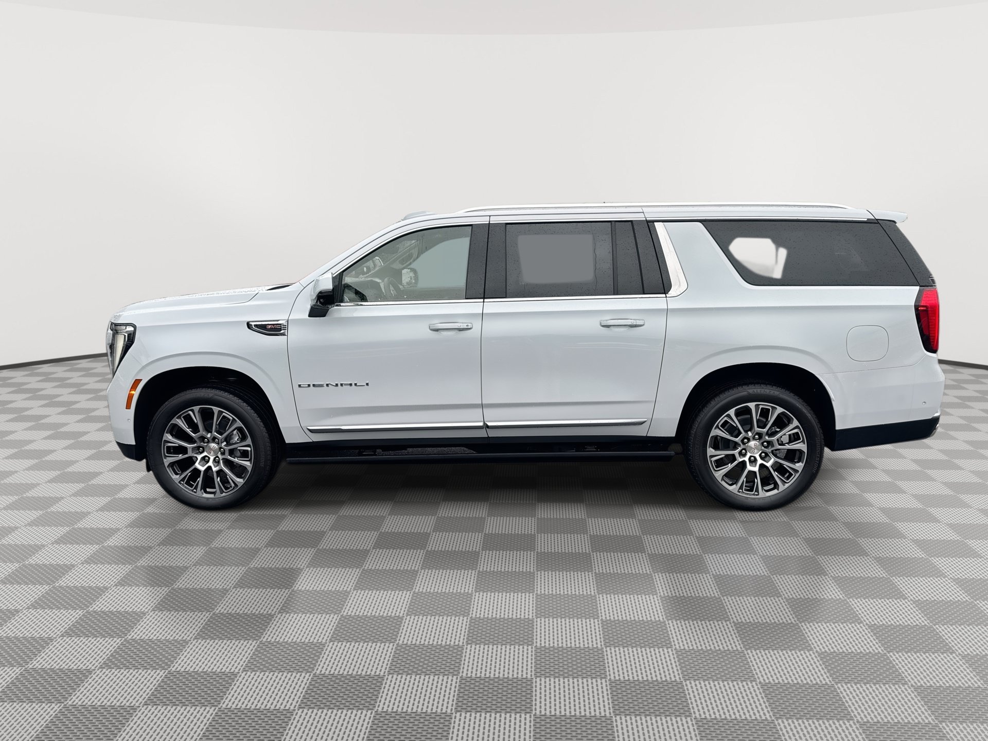 New 2026 GMC Yukon XL Denali w/ Denali Reserve Package AWD/4WD image 5