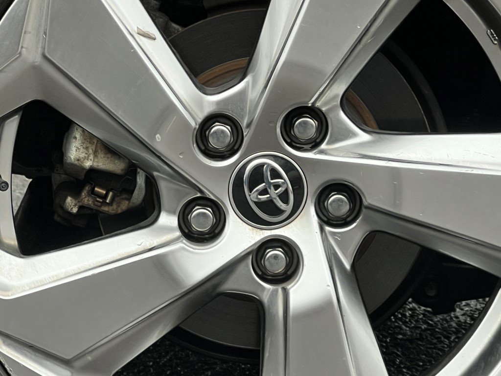 Used 2021 Toyota RAV4 XLE Premium image 5