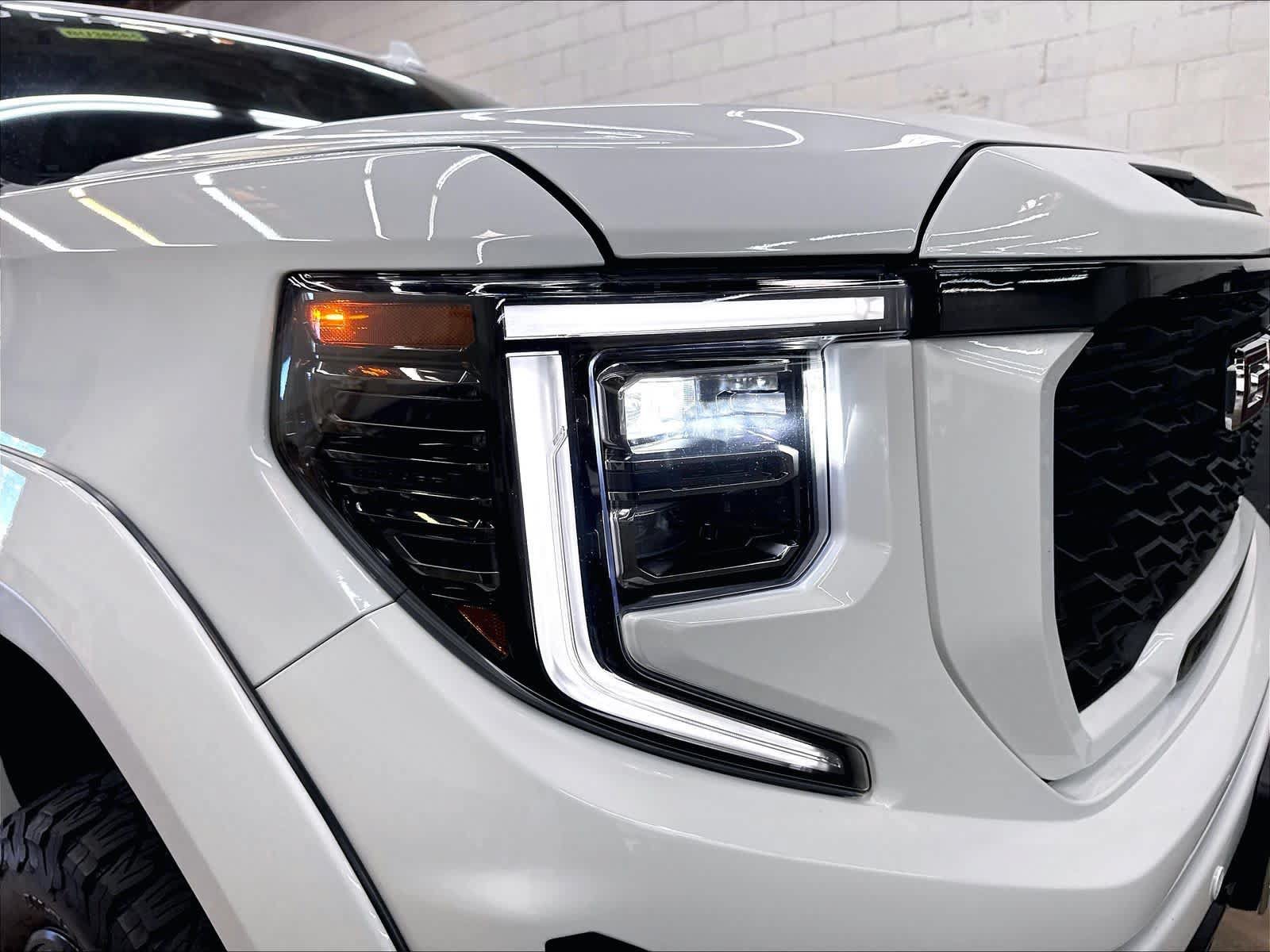Used 2023 GMC Sierra 1500 AT4 w/ AT4 Premium Package AWD/4WD image 31
