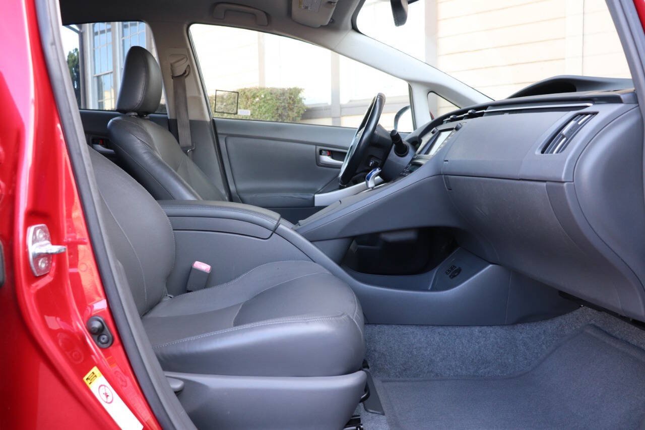 Used 2010 Toyota Prius Four w/ Navigation Pkg FWD image 16