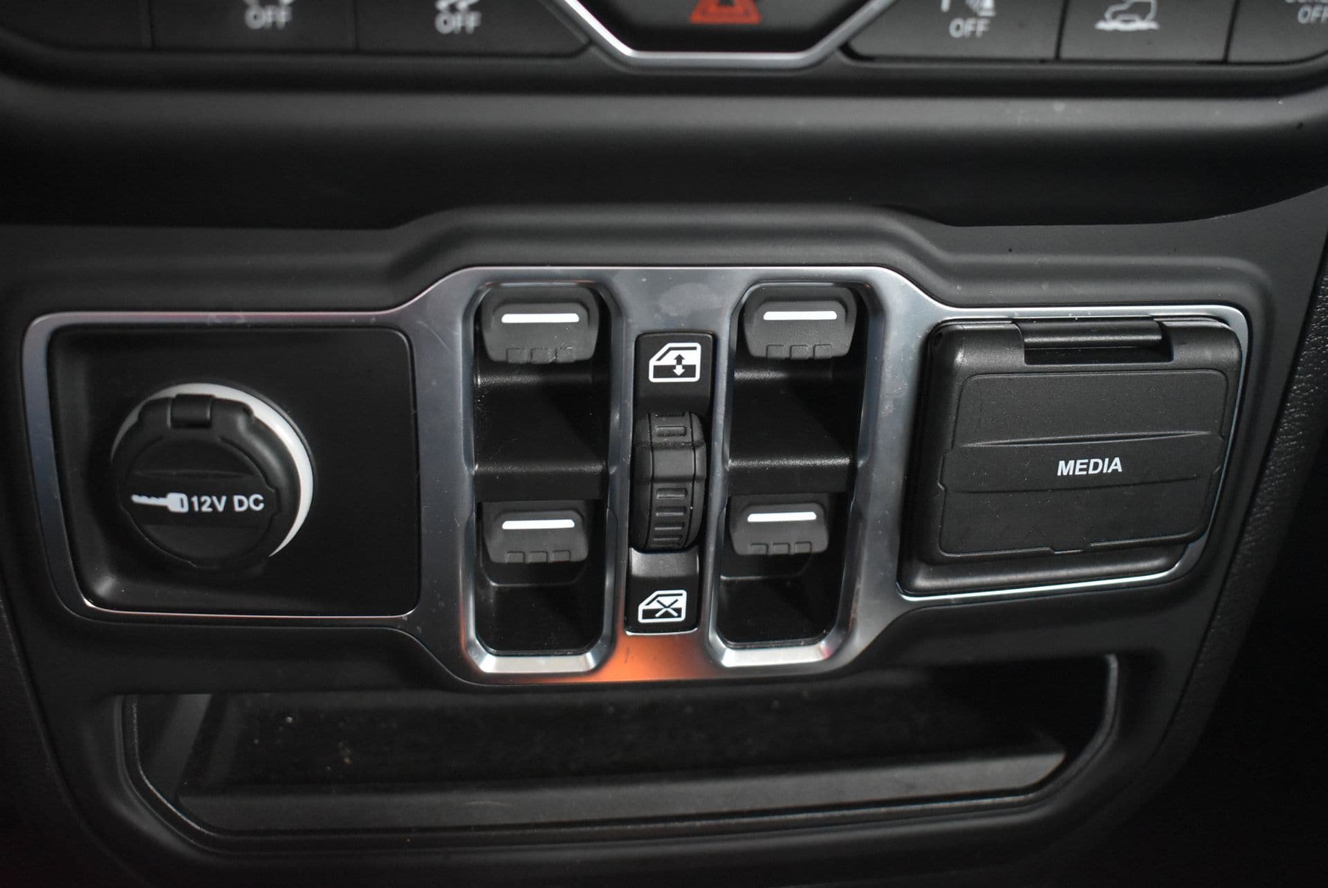 Used 2023 Jeep Gladiator Overland image 27