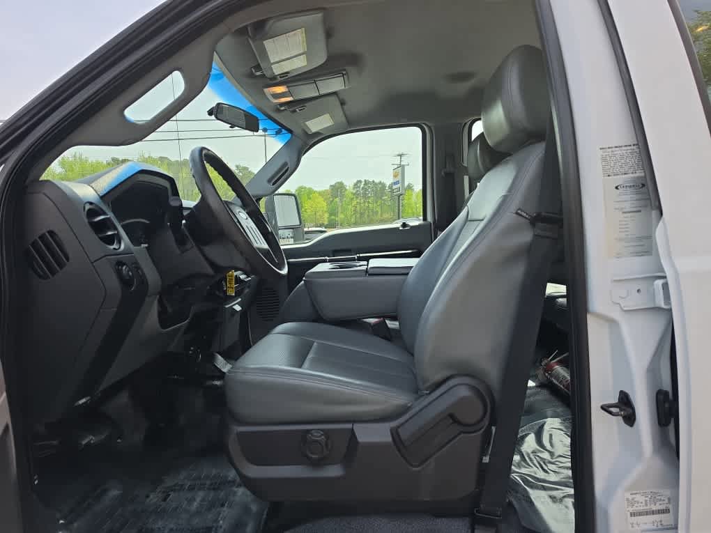 Used 2016 Ford F550 2WD Crew Cab Super Duty image 14