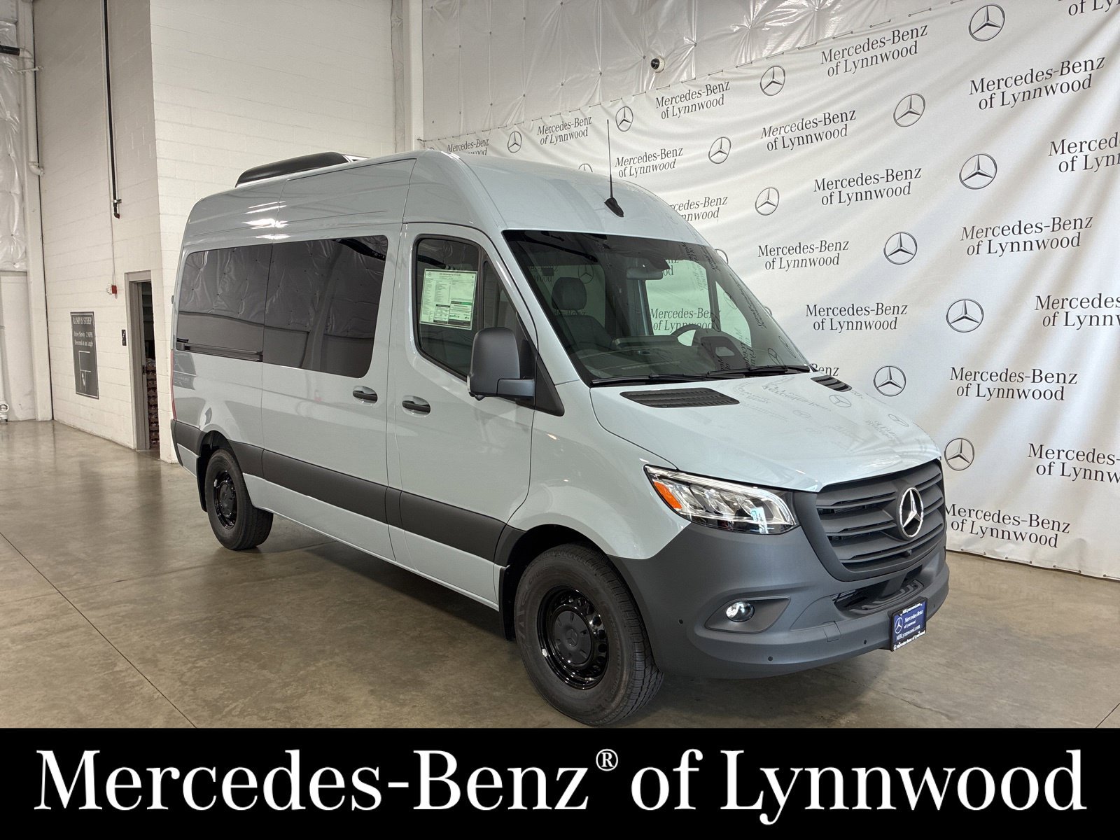 New 2025 Mercedes-Benz Sprinter 2500 image 1