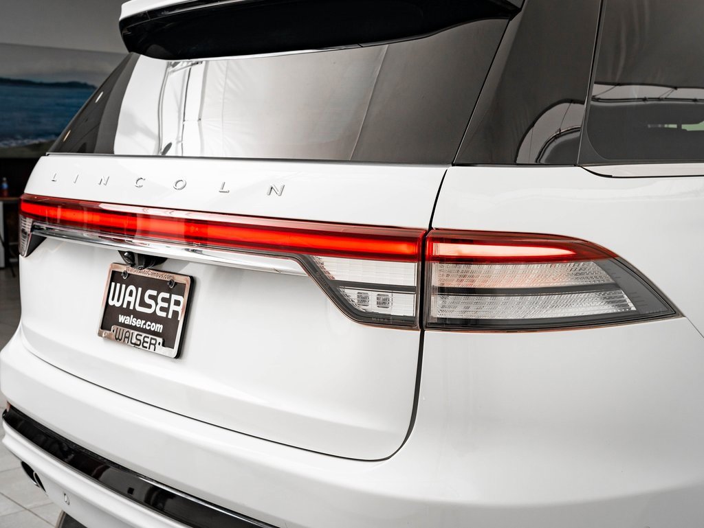 Used 2022 Lincoln Aviator Grand Touring w/ Equipment Group 301A image 9