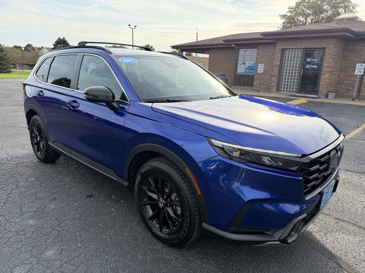 Used 2024 Honda CR-V Sport image 2
