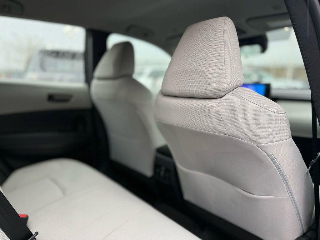 Used 2023 Toyota Corolla Cross L image 16