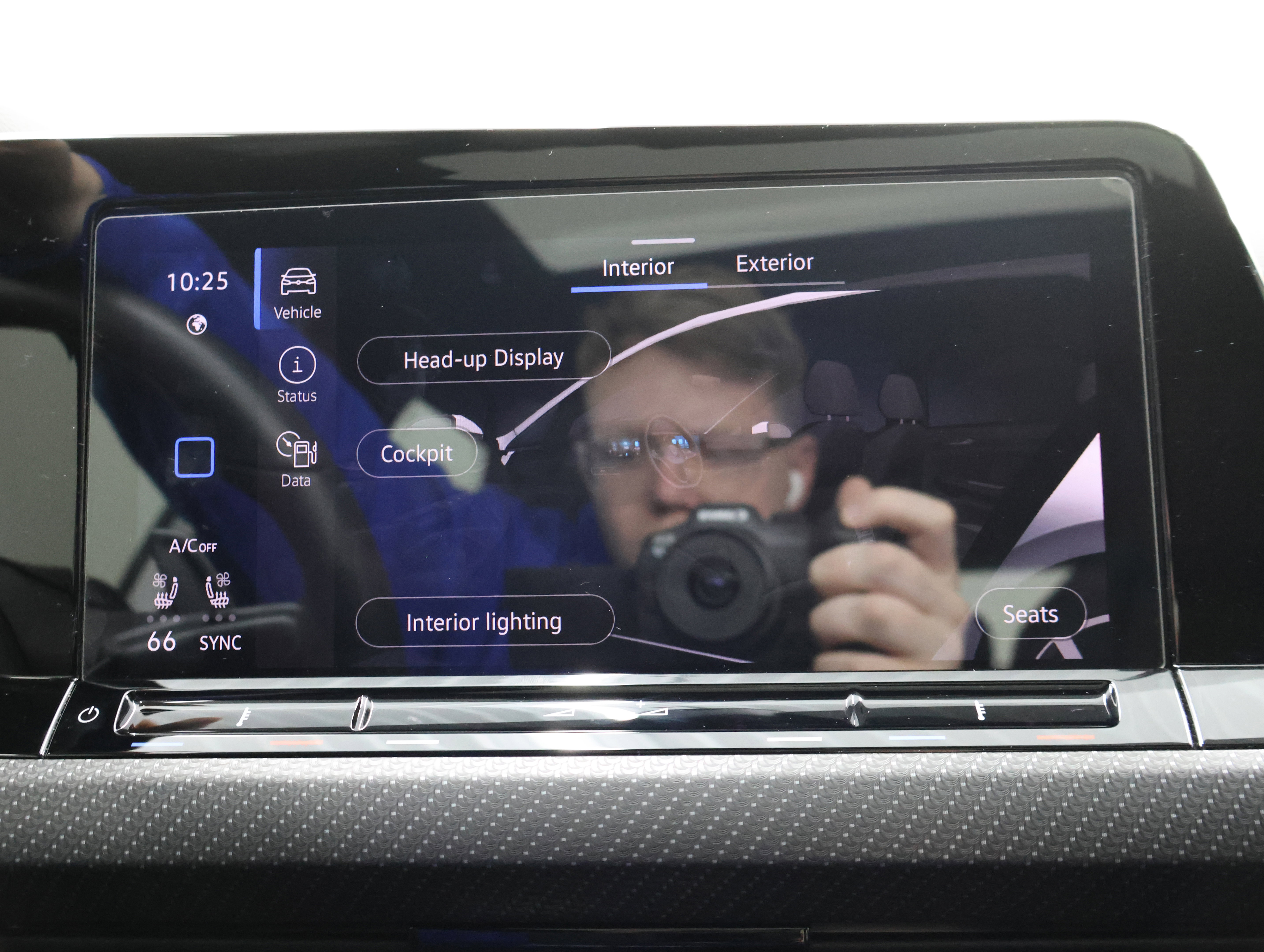 Used 2024 Volkswagen Golf R image 52