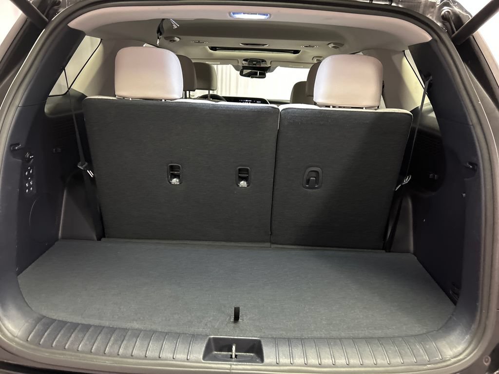 Used 2022 Hyundai Palisade SEL w/ Premium Package FWD image 24
