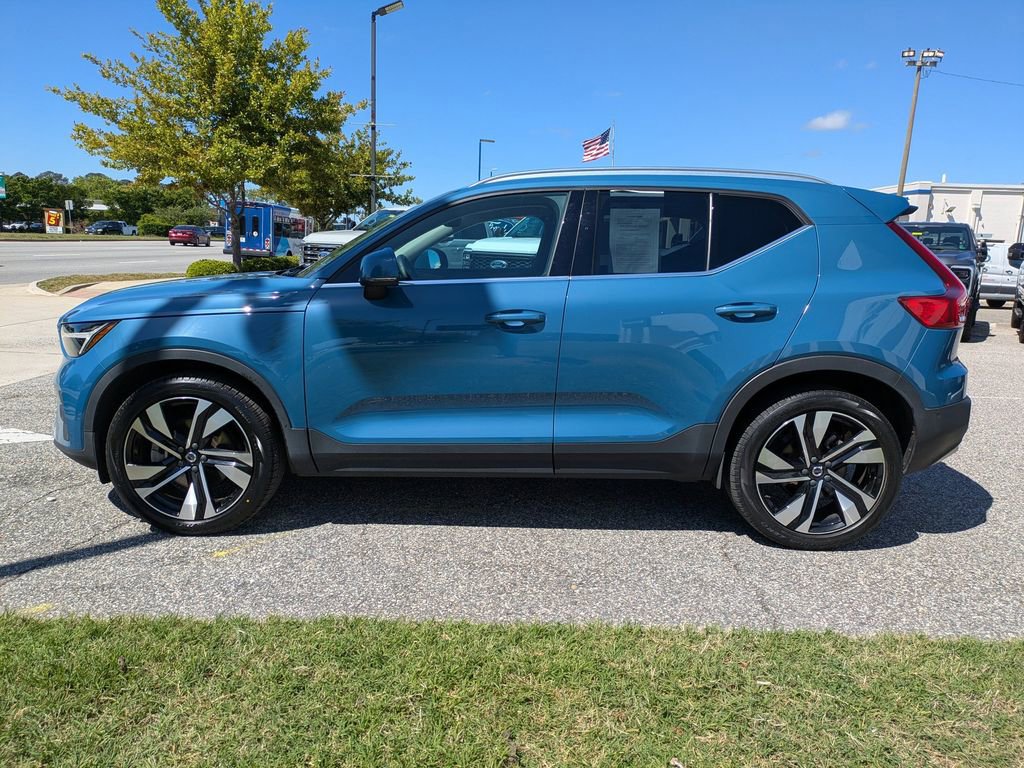 Certified 2023 Volvo XC40 B5 Plus w/ Driver Assist Package AWD/4WD image 7
