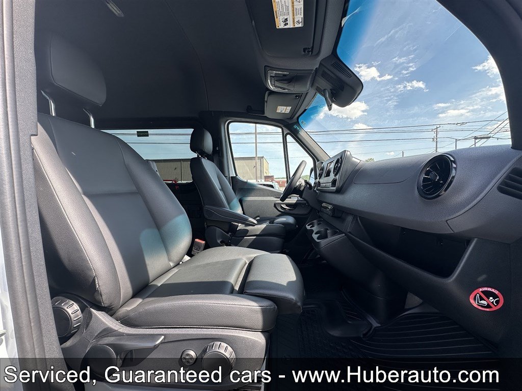 Used 2024 Mercedes-Benz Sprinter 2500 image 14