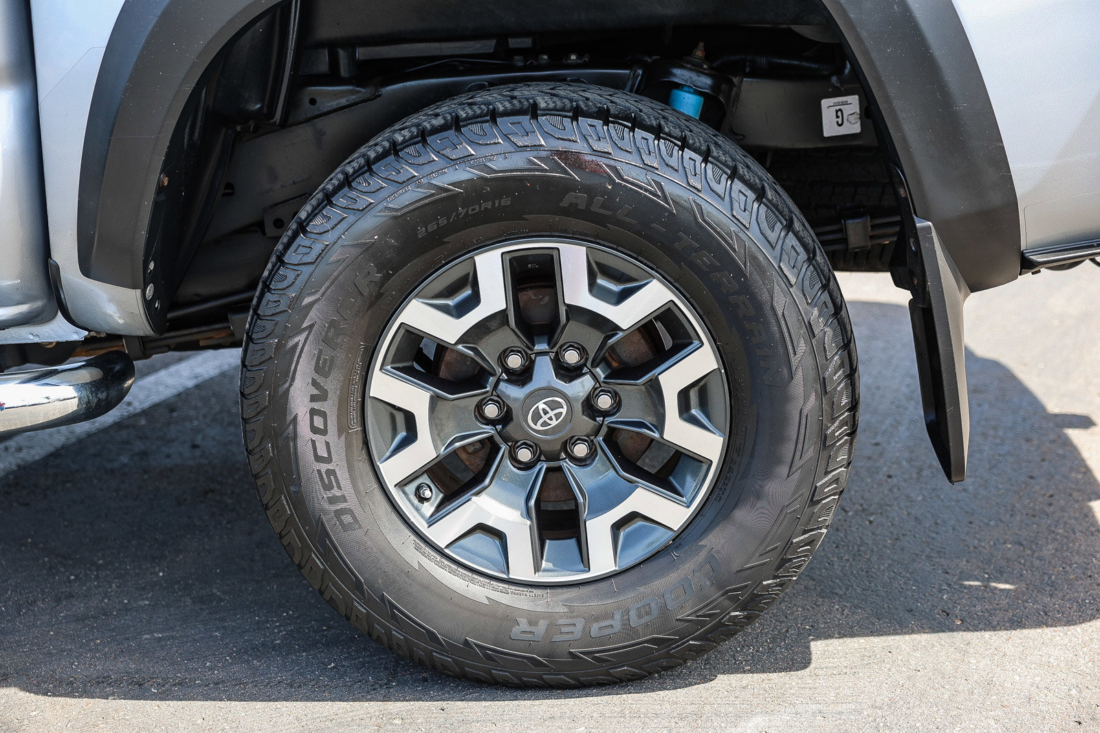 Used 2018 Toyota Tacoma TRD Off-Road w/ Technology Package image 27