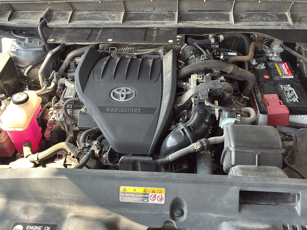 Used 2023 Toyota Highlander LE FWD image 37