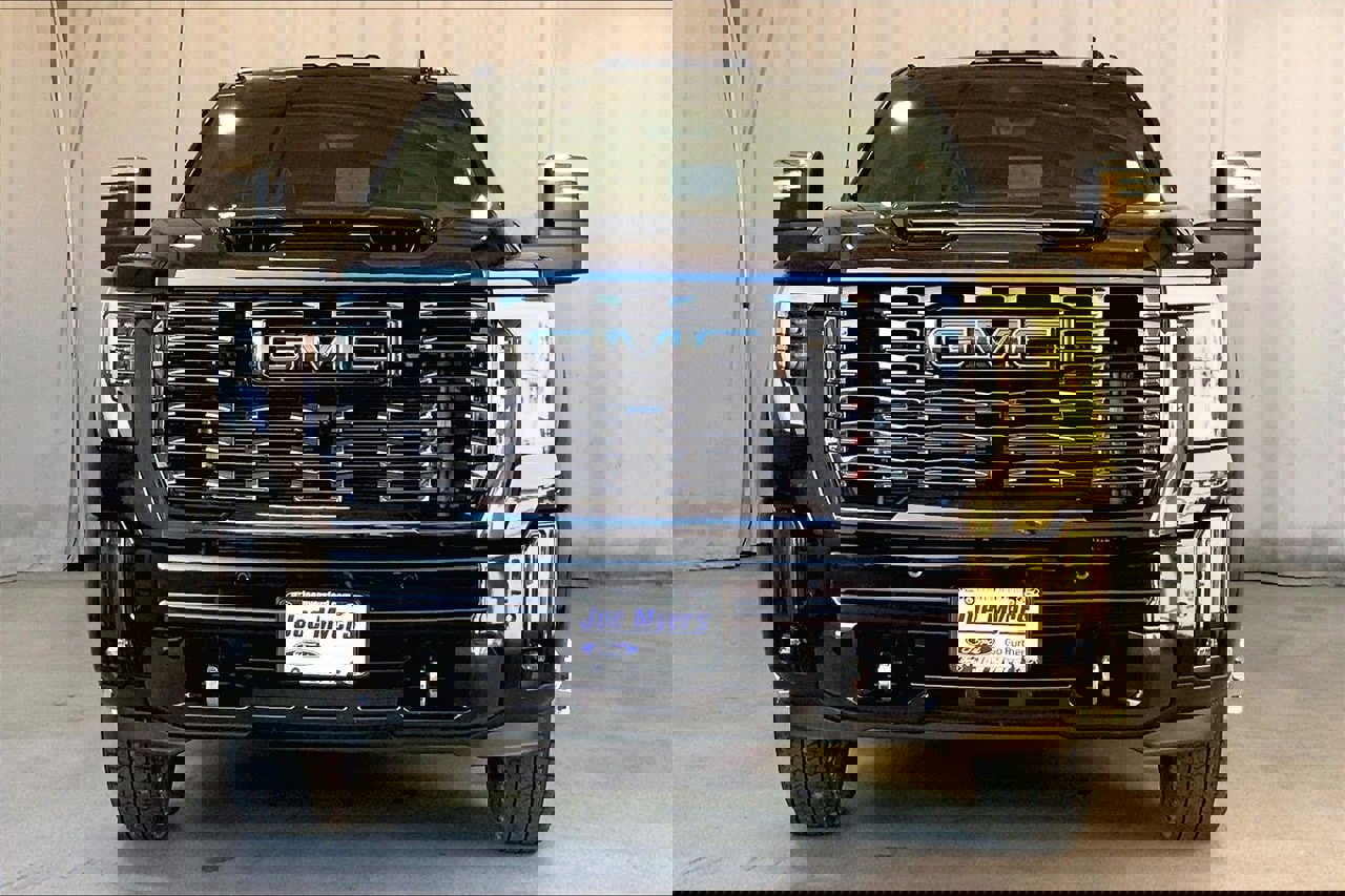 Used 2024 GMC Sierra 3500 Denali Ultimate image 2