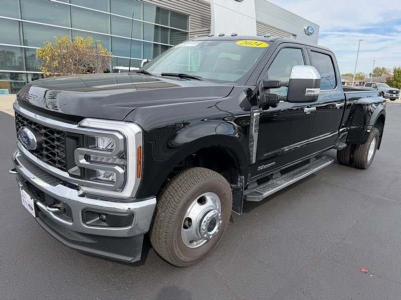 Used 2024 Ford F350 Lariat w/ Chrome Package image 2