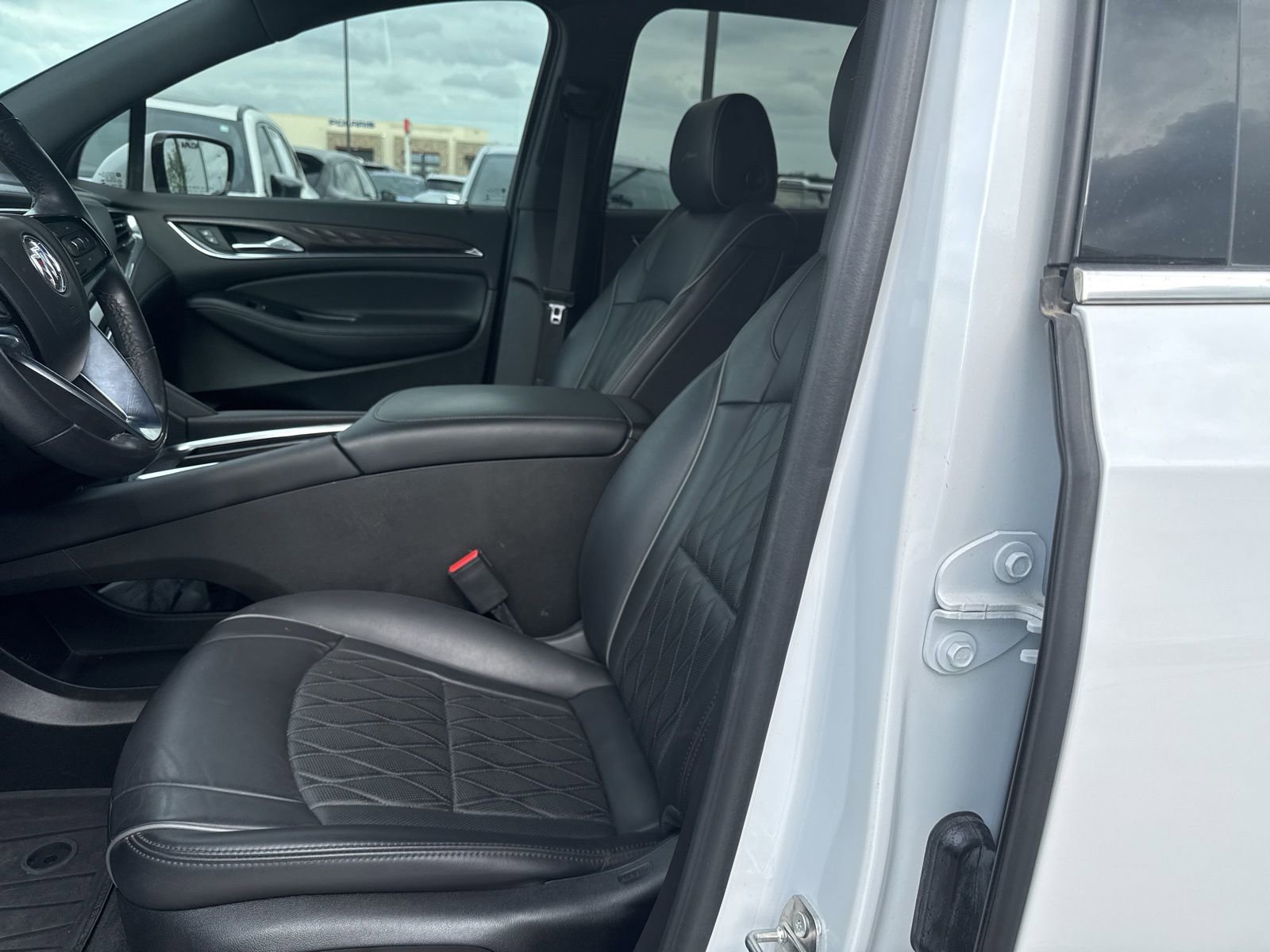 Used 2023 Buick Enclave Avenir w/ Avenir Technology Package image 9