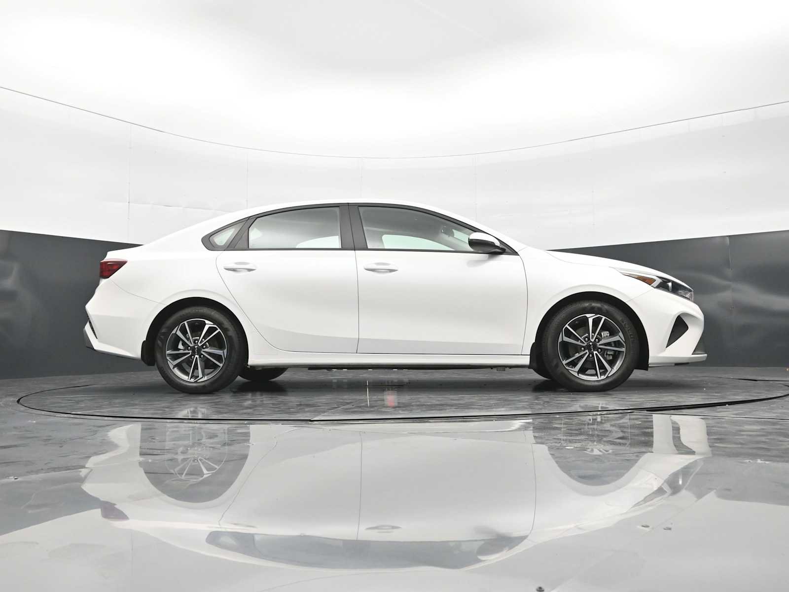 Used 2024 Kia Forte LXS w/ LXS Technology Package FWD image 33