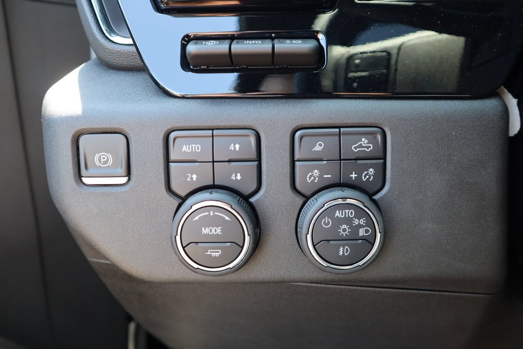 Used 2024 Chevrolet Silverado 2500 ZR2 w/ Technology Package AWD/4WD image 35