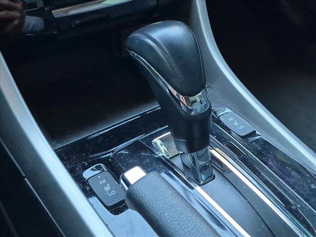 Used 2016 Honda Accord Touring image 10