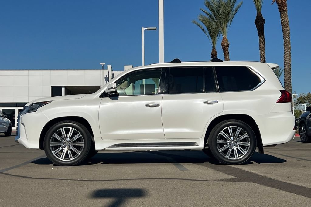 Used 2017 Lexus LX 570 4WD w/ Luxury Package image 9
