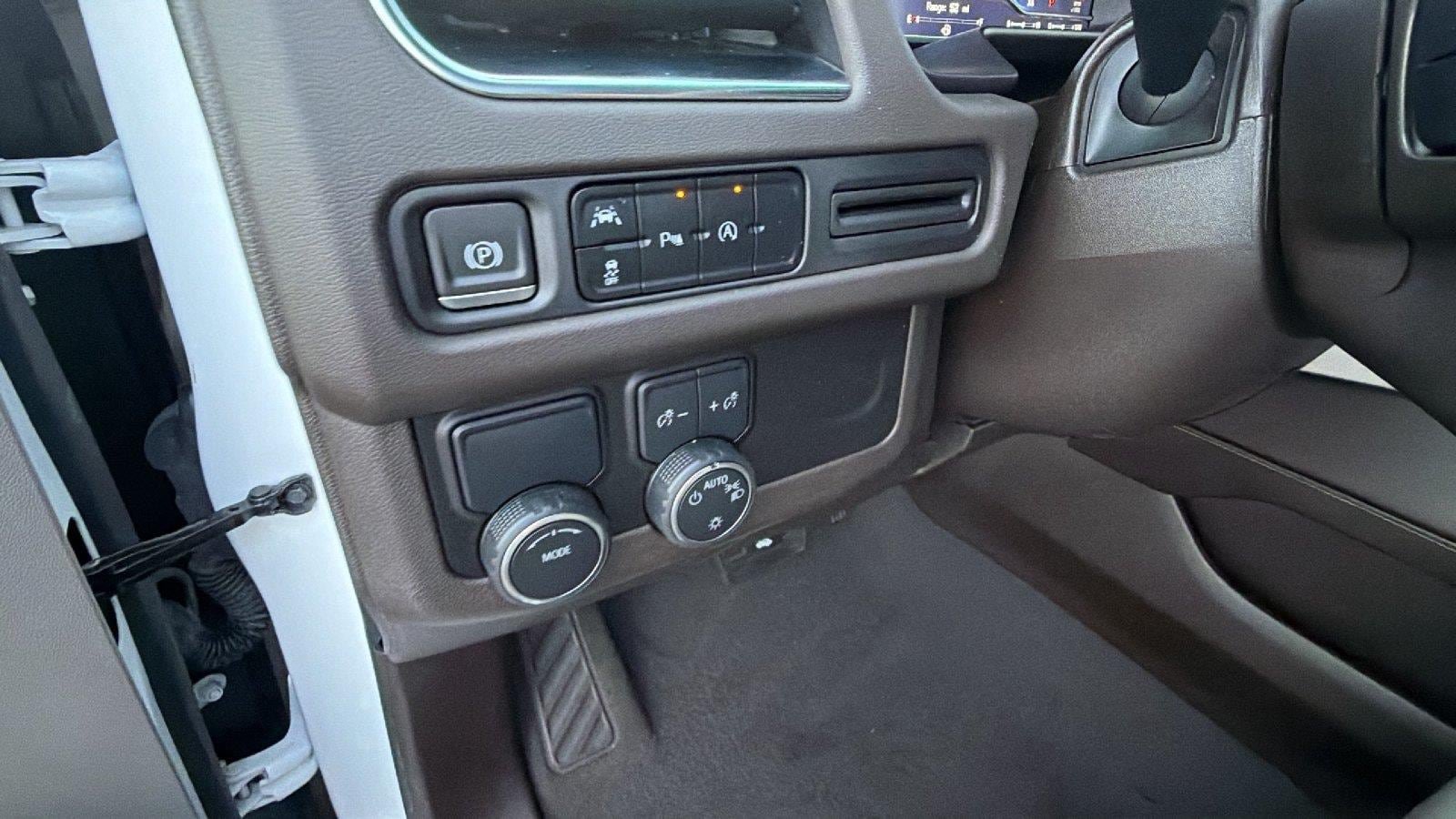 Used 2023 Chevrolet Suburban LT RWD image 27