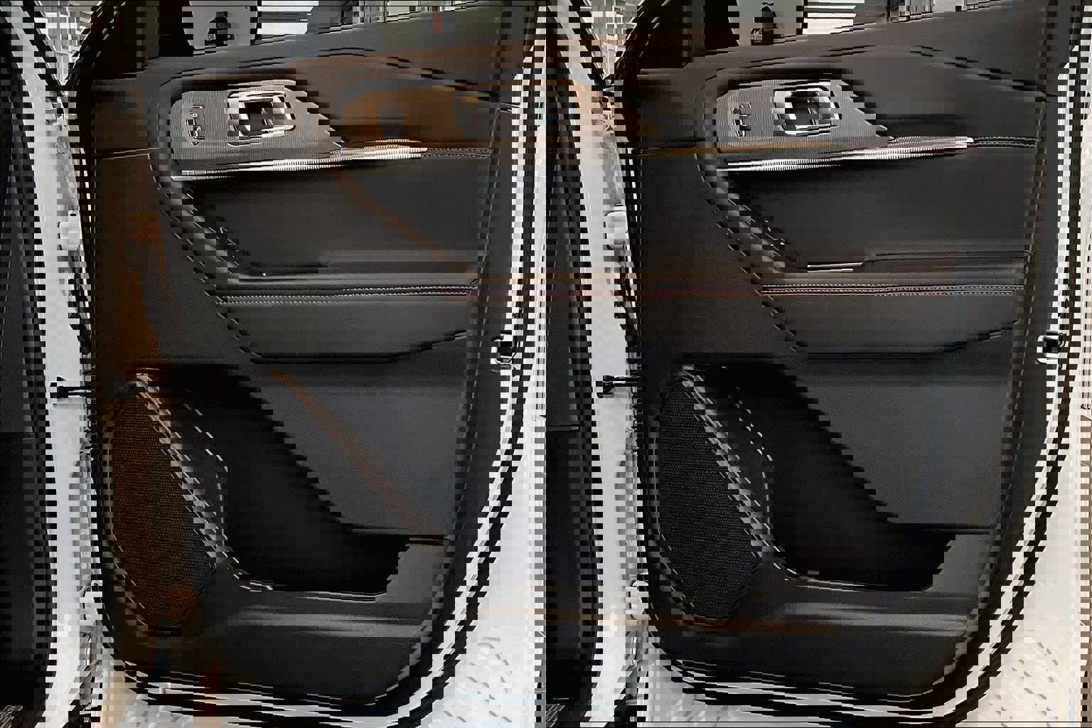 Used 2025 Ford Explorer ST-Line image 22