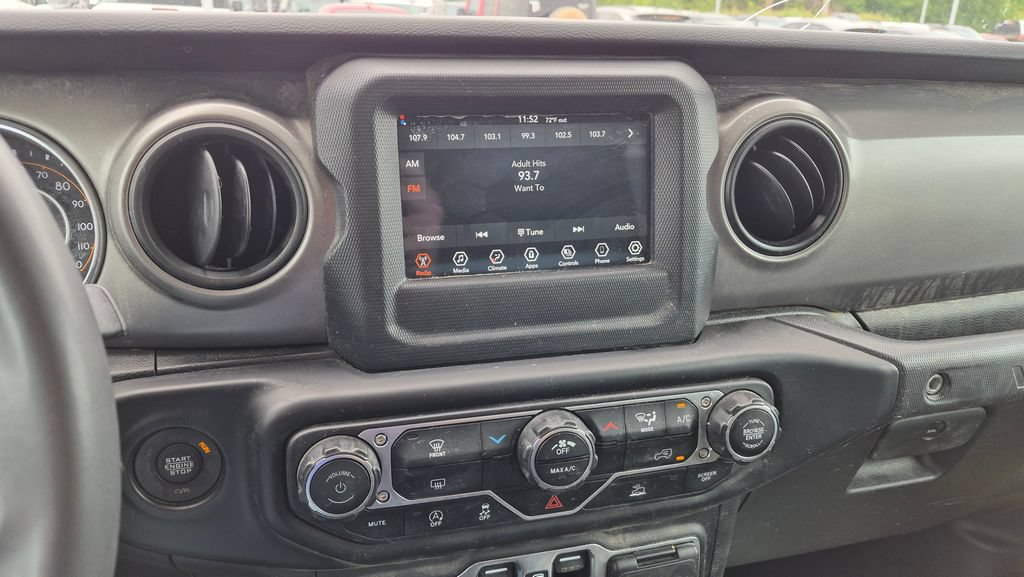Used 2023 Jeep Wrangler Unlimited Sport AWD/4WD image 11