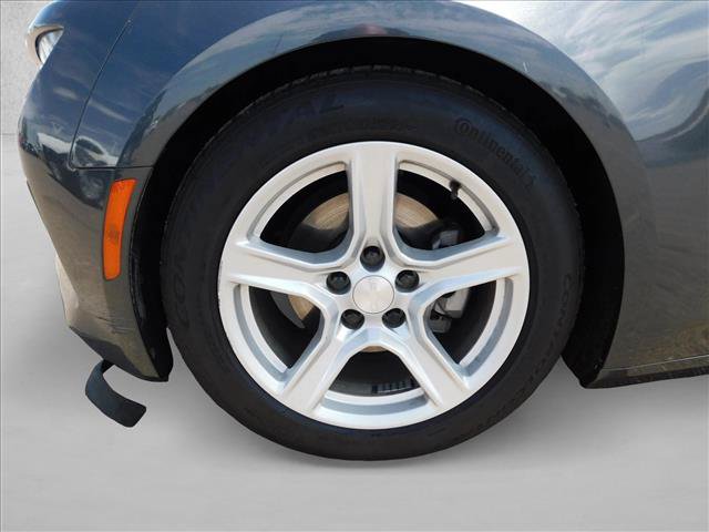 Used 2017 Chevrolet Camaro LT RWD image 30