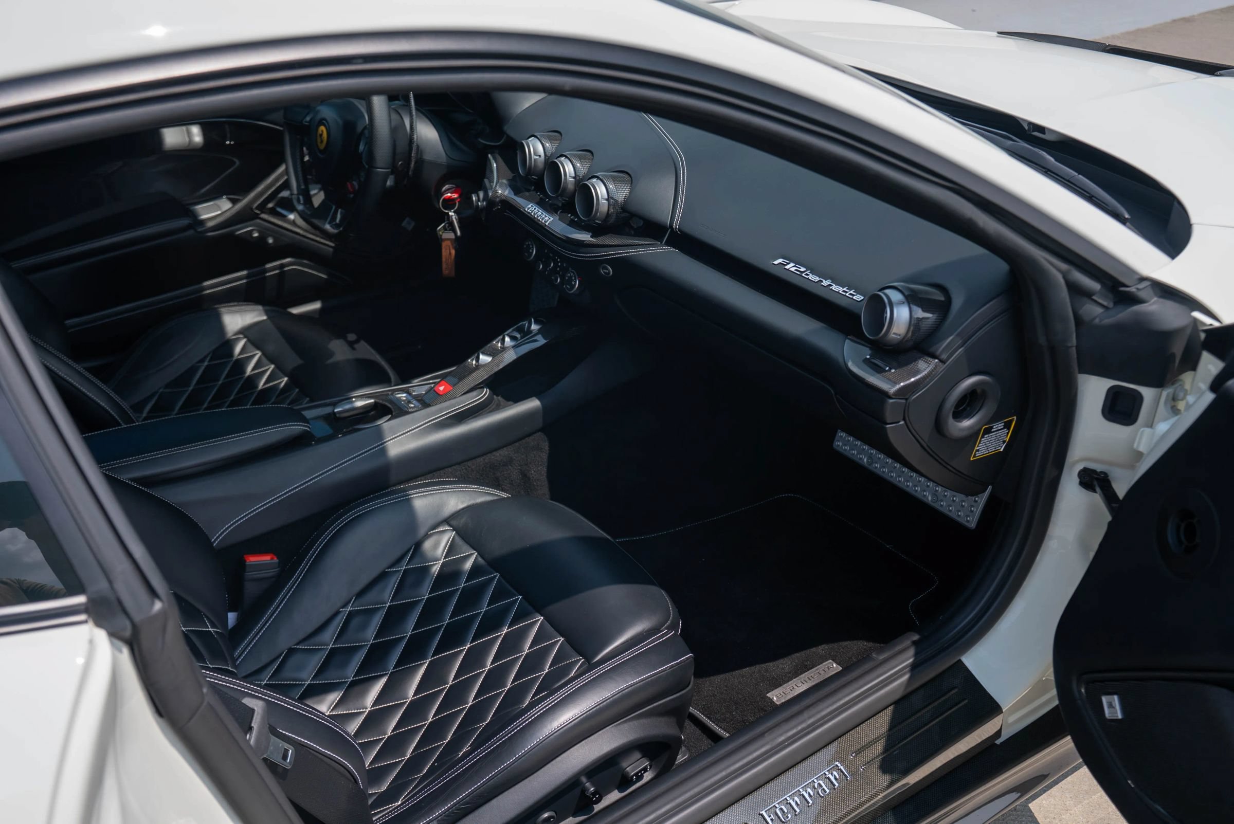 Used 2015 Ferrari F12 Berlinetta RWD image 60