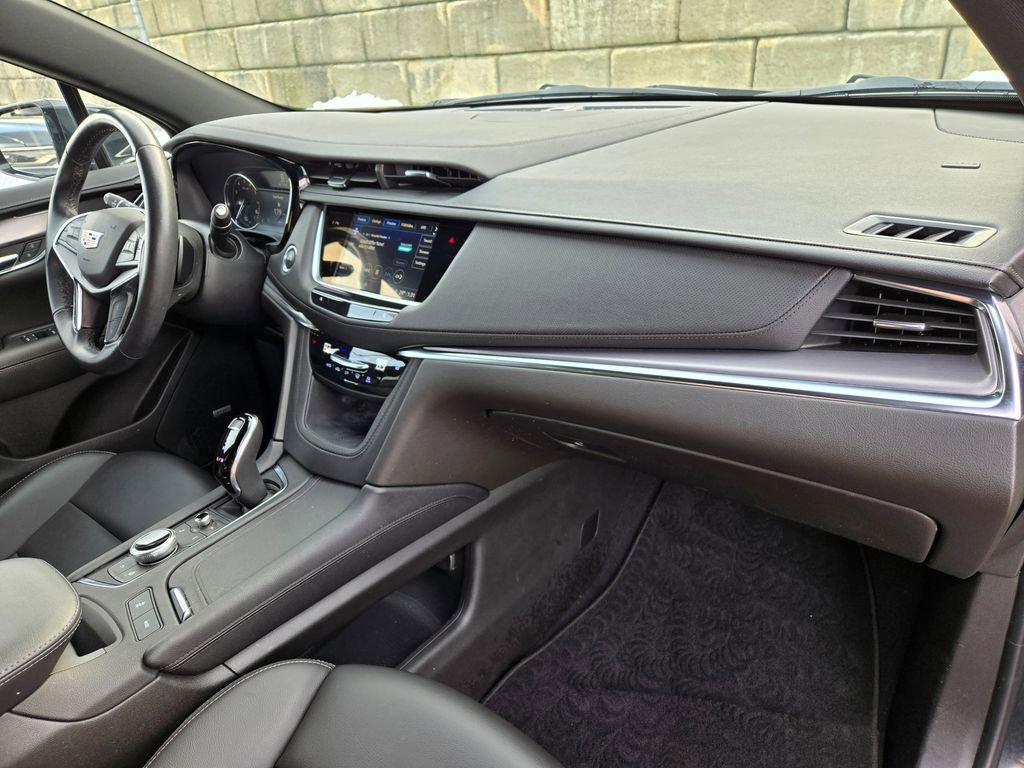Used 2022 Cadillac XT5 Luxury image 36