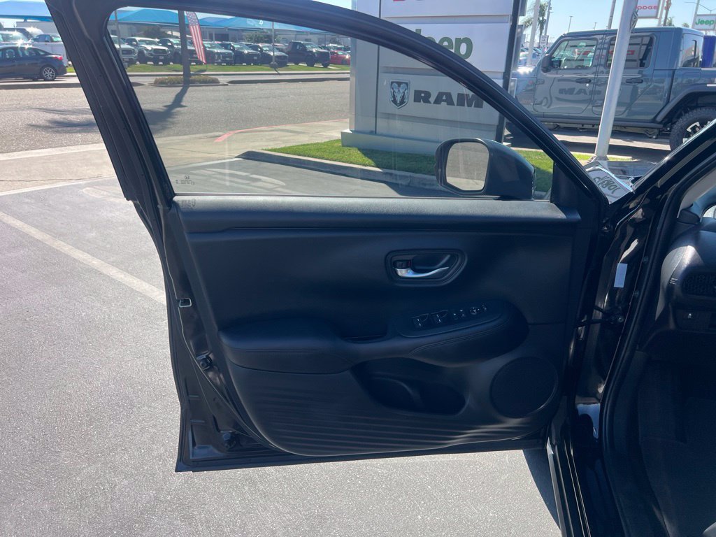 Used 2025 Honda HR-V LX image 21