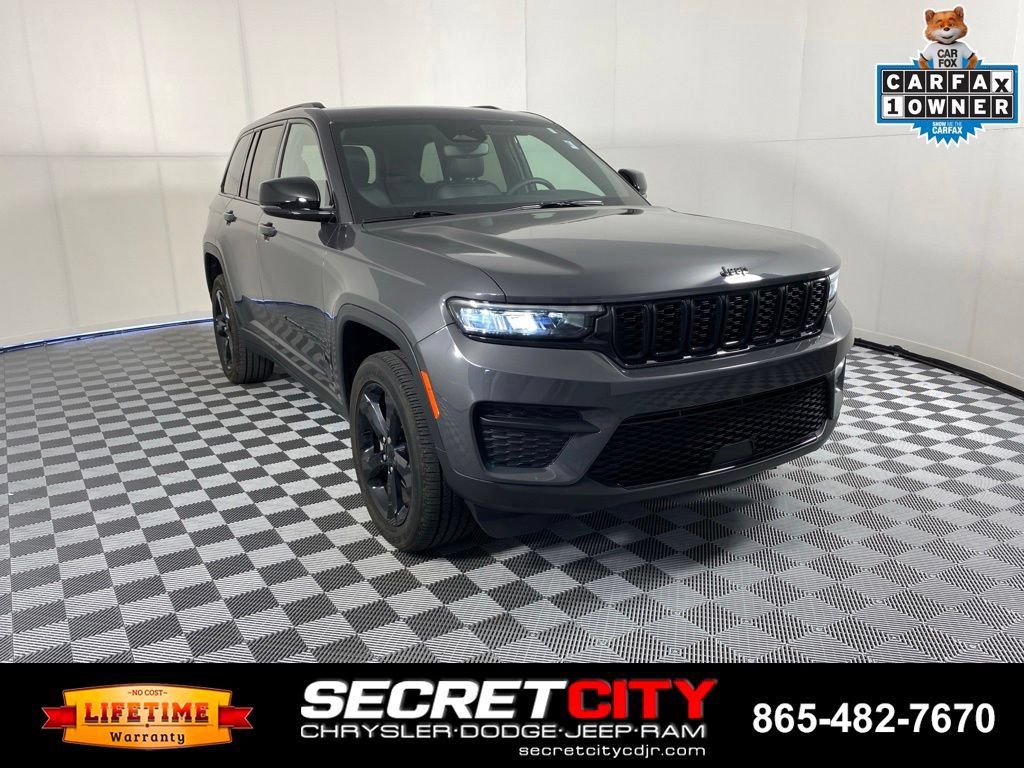 Used 2023 Jeep Grand Cherokee Altitude AWD/4WD image 1