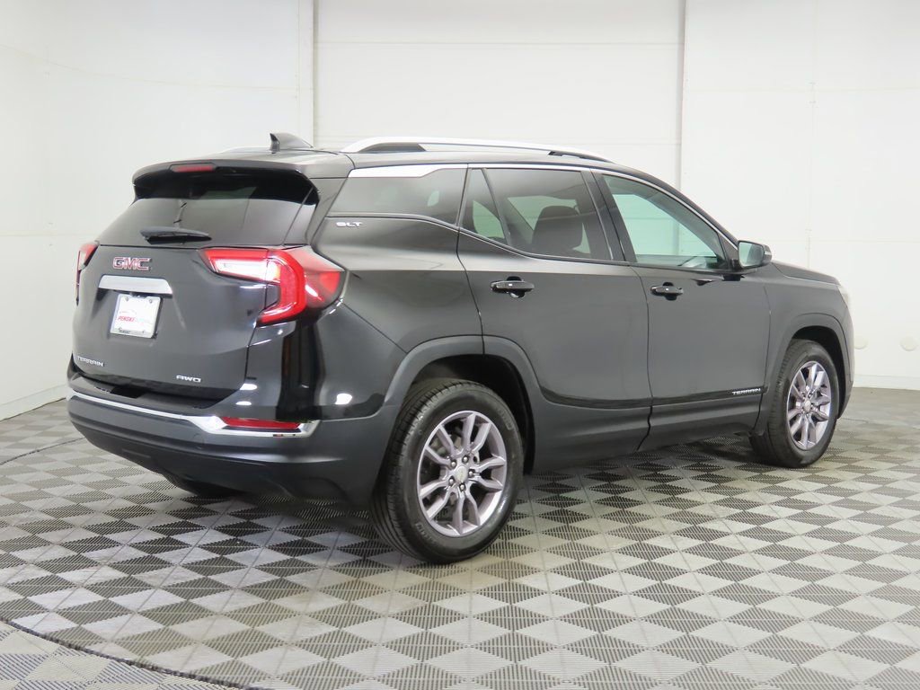 Used 2023 GMC Terrain SLT image 5