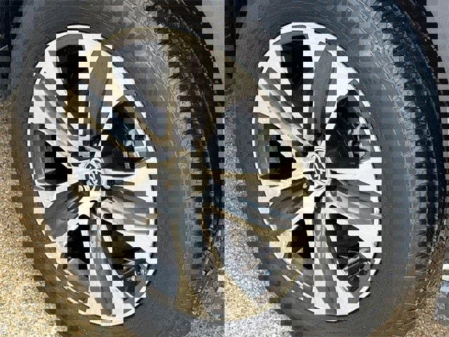 Used 2021 Toyota Highlander XLE image 10