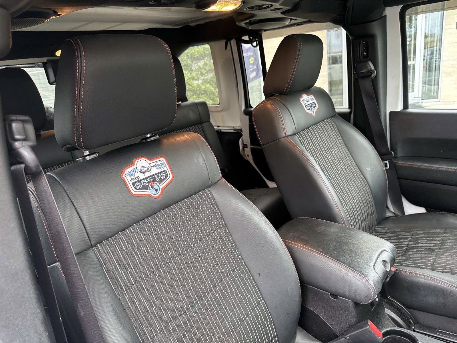 Used 2012 Jeep Wrangler Unlimited Sahara image 14