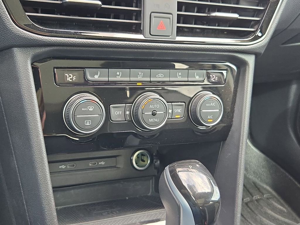 Used 2024 Volkswagen Taos SEL image 35