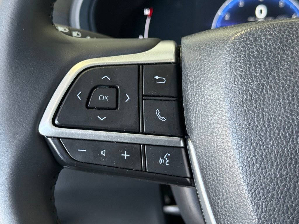 Used 2025 Toyota Grand Highlander FWD image 23
