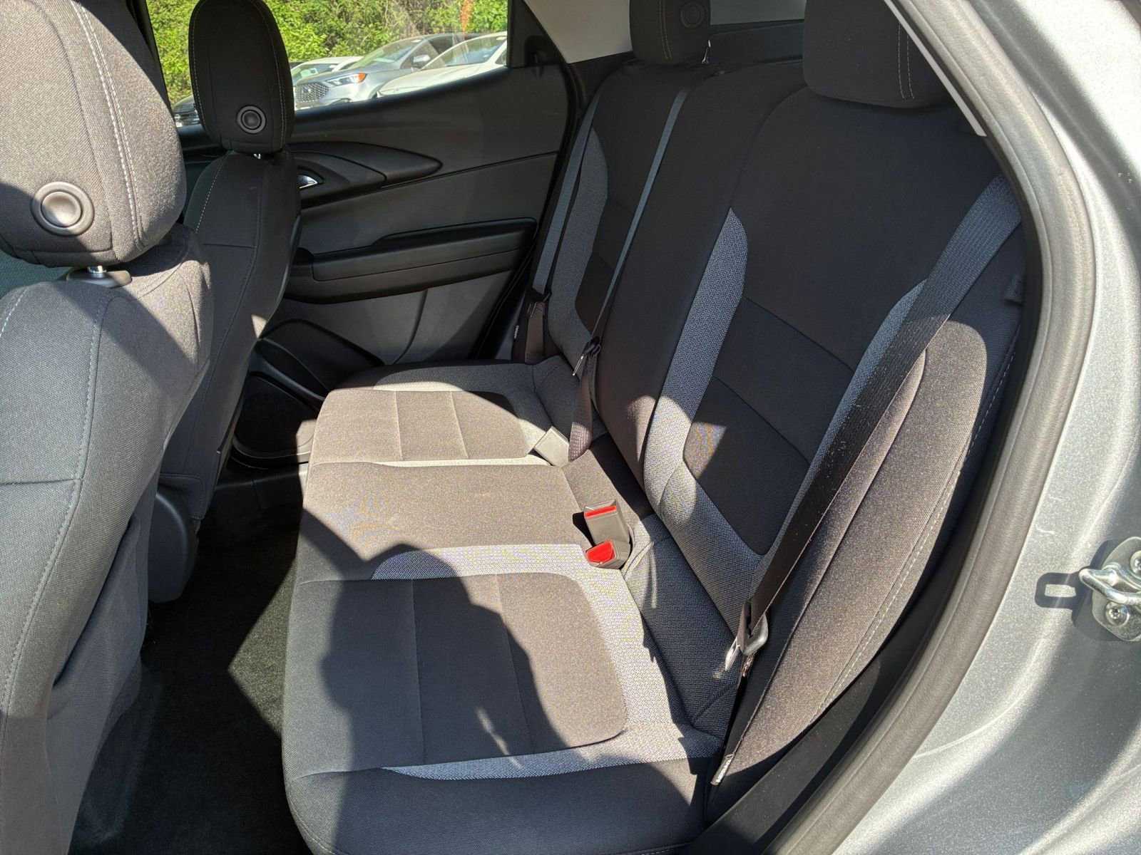 Used 2025 Chevrolet TrailBlazer LT FWD image 35