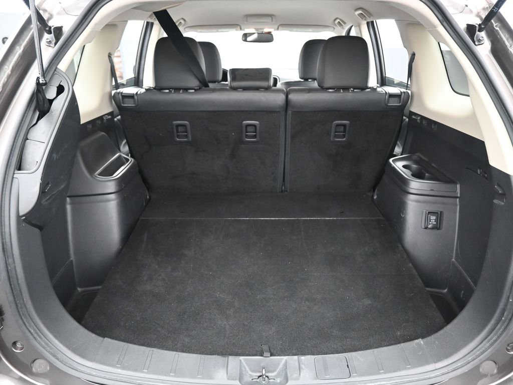 Used 2018 Mitsubishi Outlander SEL image 27