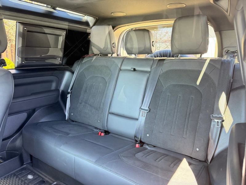 Used 2023 Land Rover Defender 90 V8 image 14