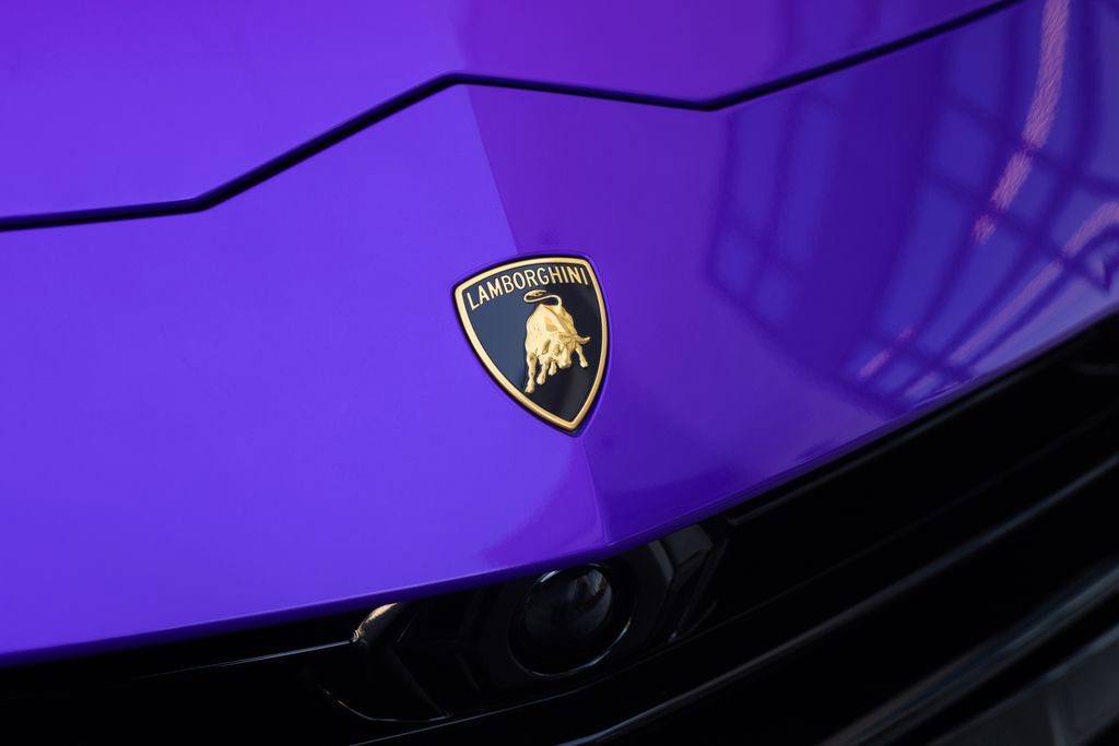 Used 2024 Lamborghini Urus Performante AWD/4WD image 7