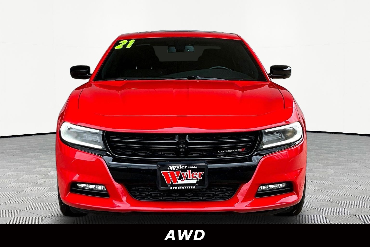 Used 2021 Dodge Charger SXT w/ Blacktop Package image 2