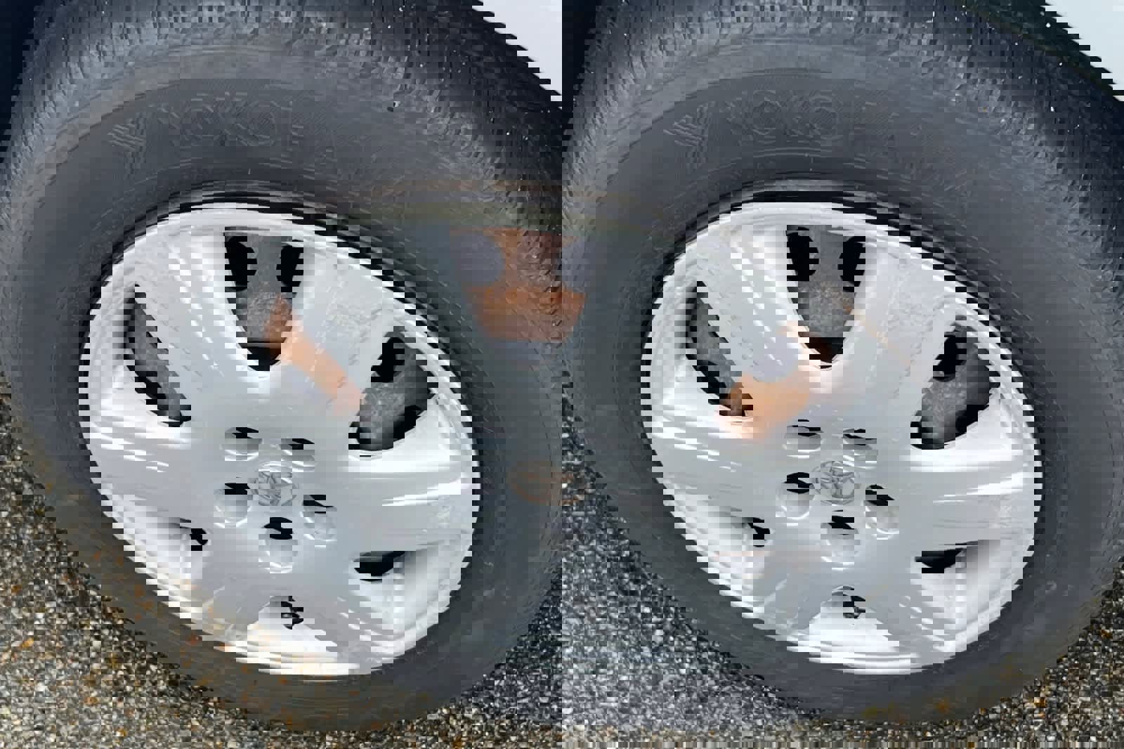 Used 2005 Toyota Corolla LE image 21