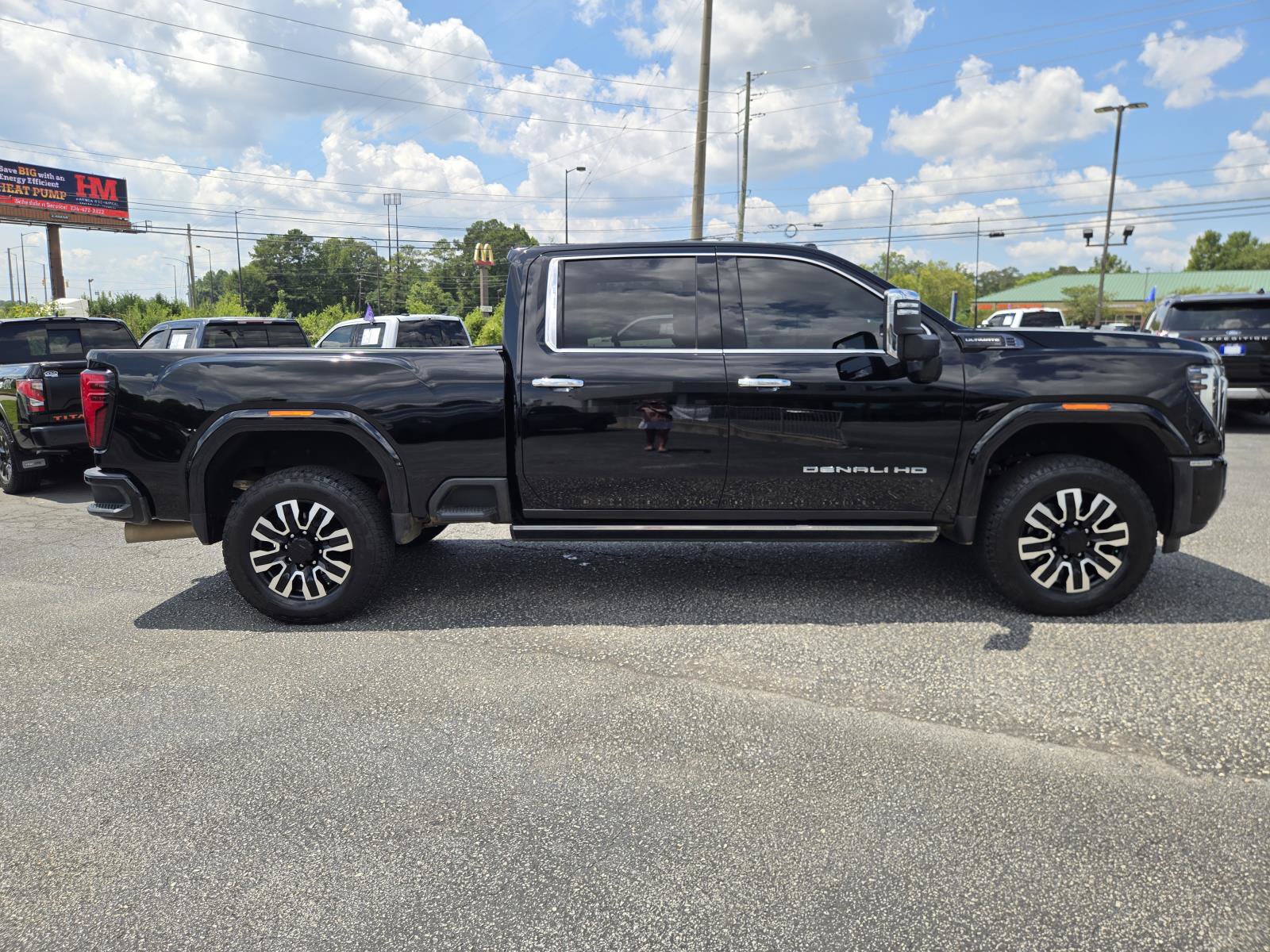 Used 2026 GMC Sierra 2500 Denali Ultimate AWD/4WD image 6