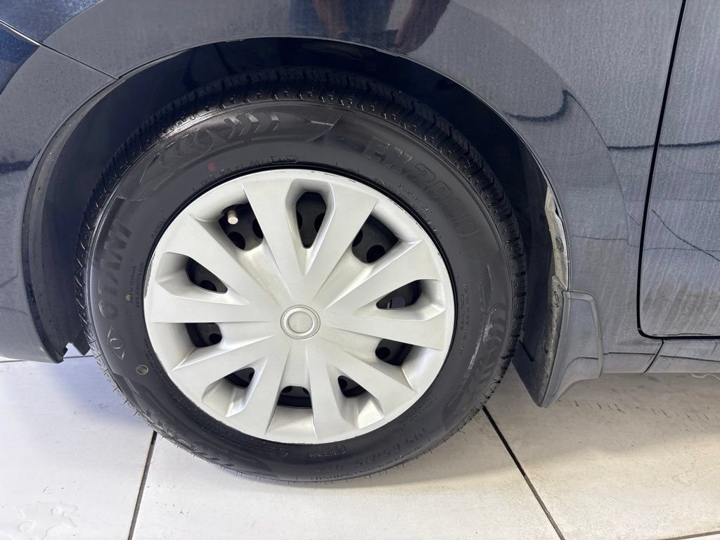 Used 2021 Nissan Versa S FWD image 9