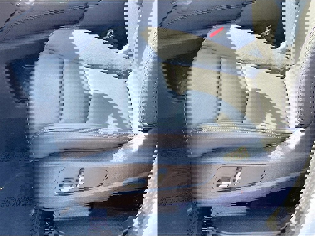 New 2025 Cadillac XT6 Luxury w/ LPO, Floor Liner Package image 11