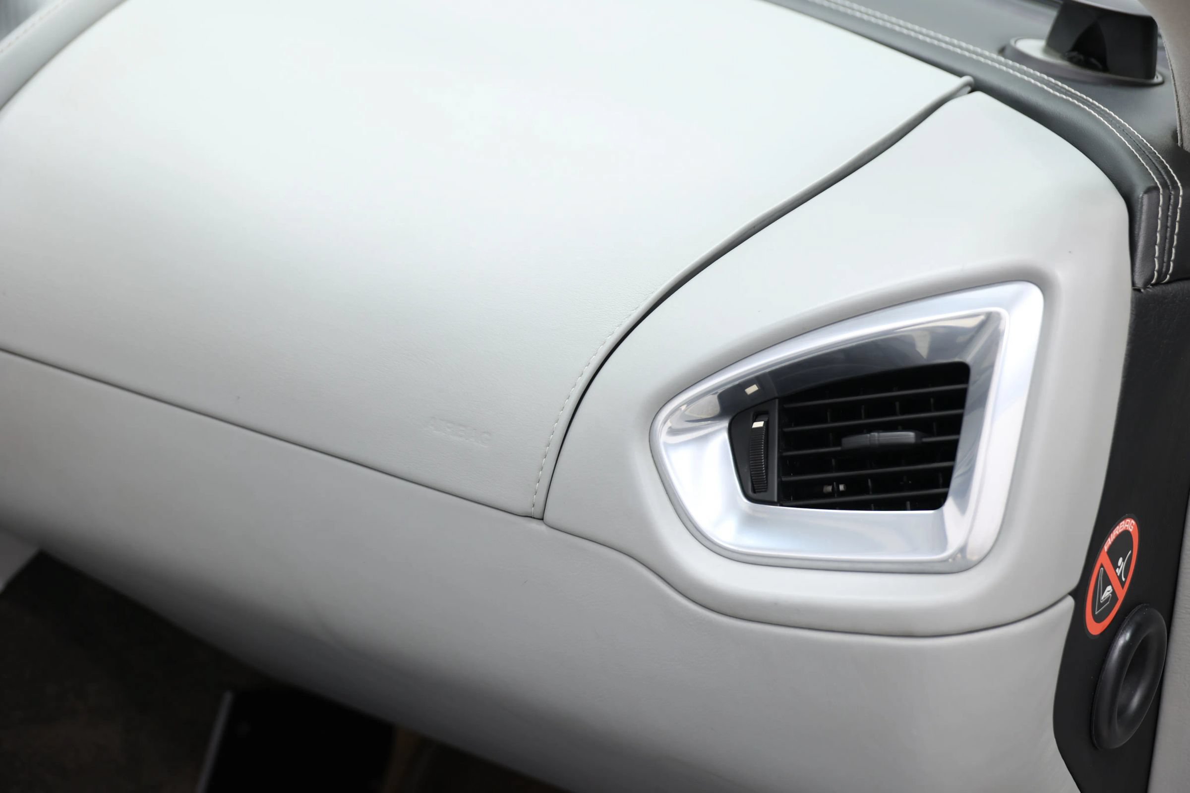 Used 2014 Aston Martin Vanquish Volante RWD image 92