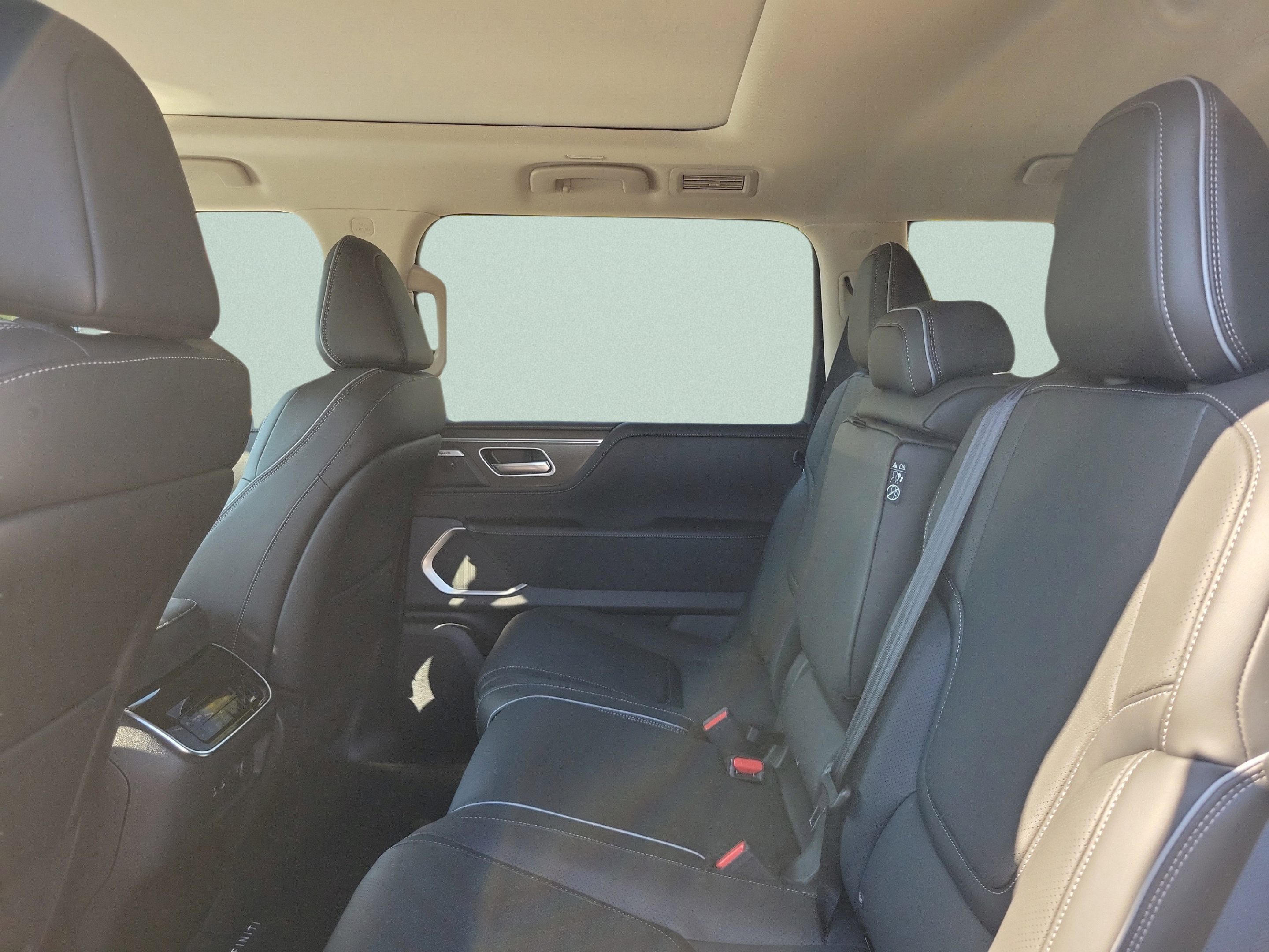 Used 2026 INFINITI QX80 Luxe w/ Cargo Package AWD/4WD image 7