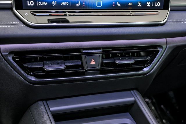 New 2026 Volkswagen Tiguan SE R-Line image 11